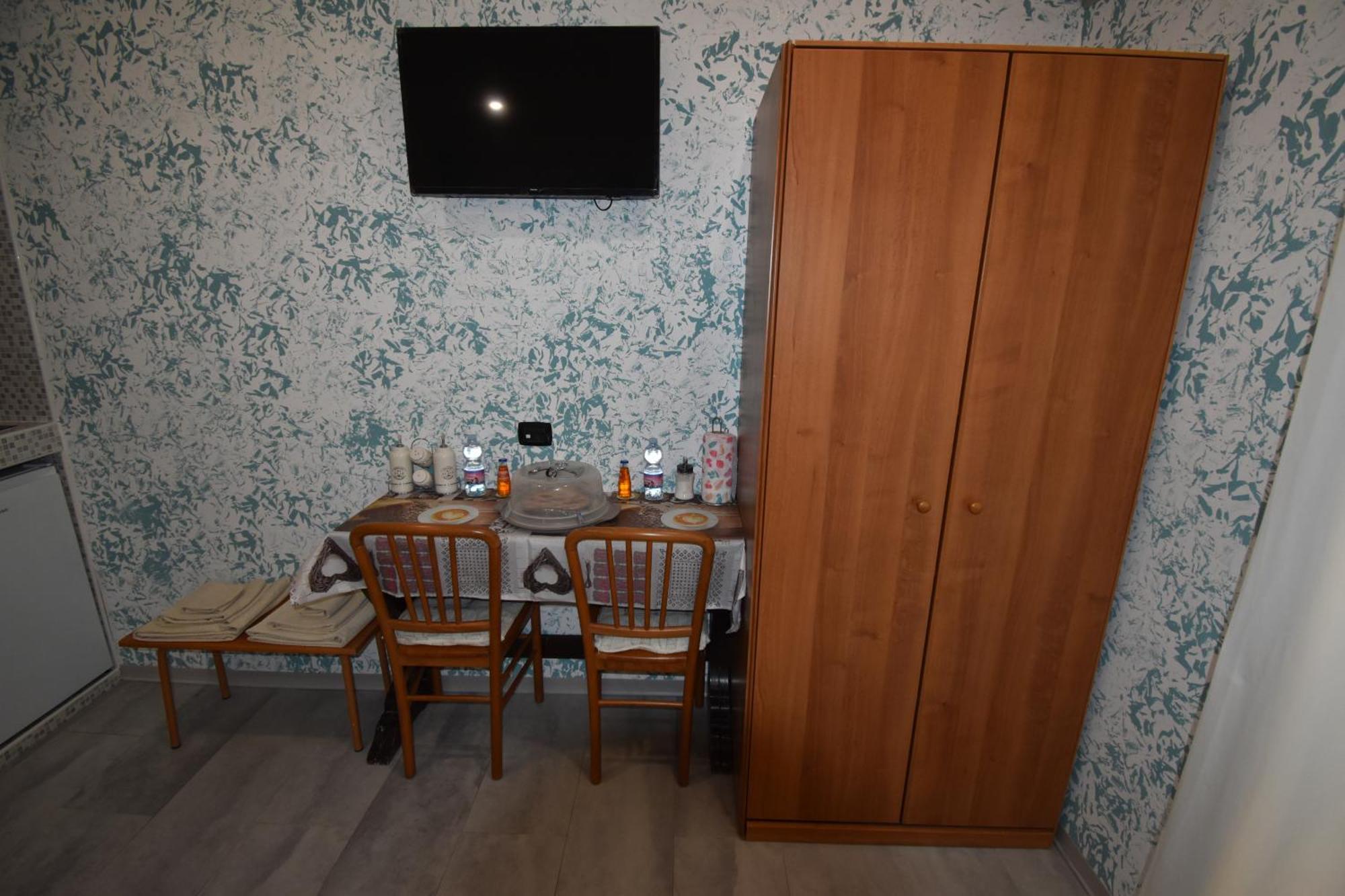 VichyeNichy Hotel Morena Phòng bức ảnh