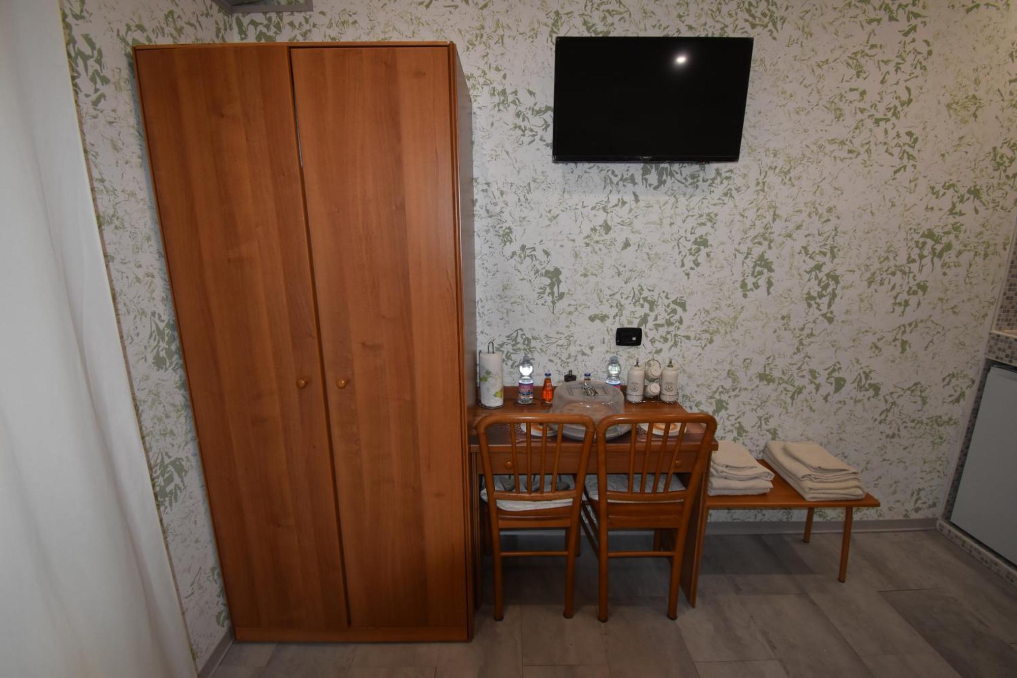 VichyeNichy Hotel Morena Phòng bức ảnh