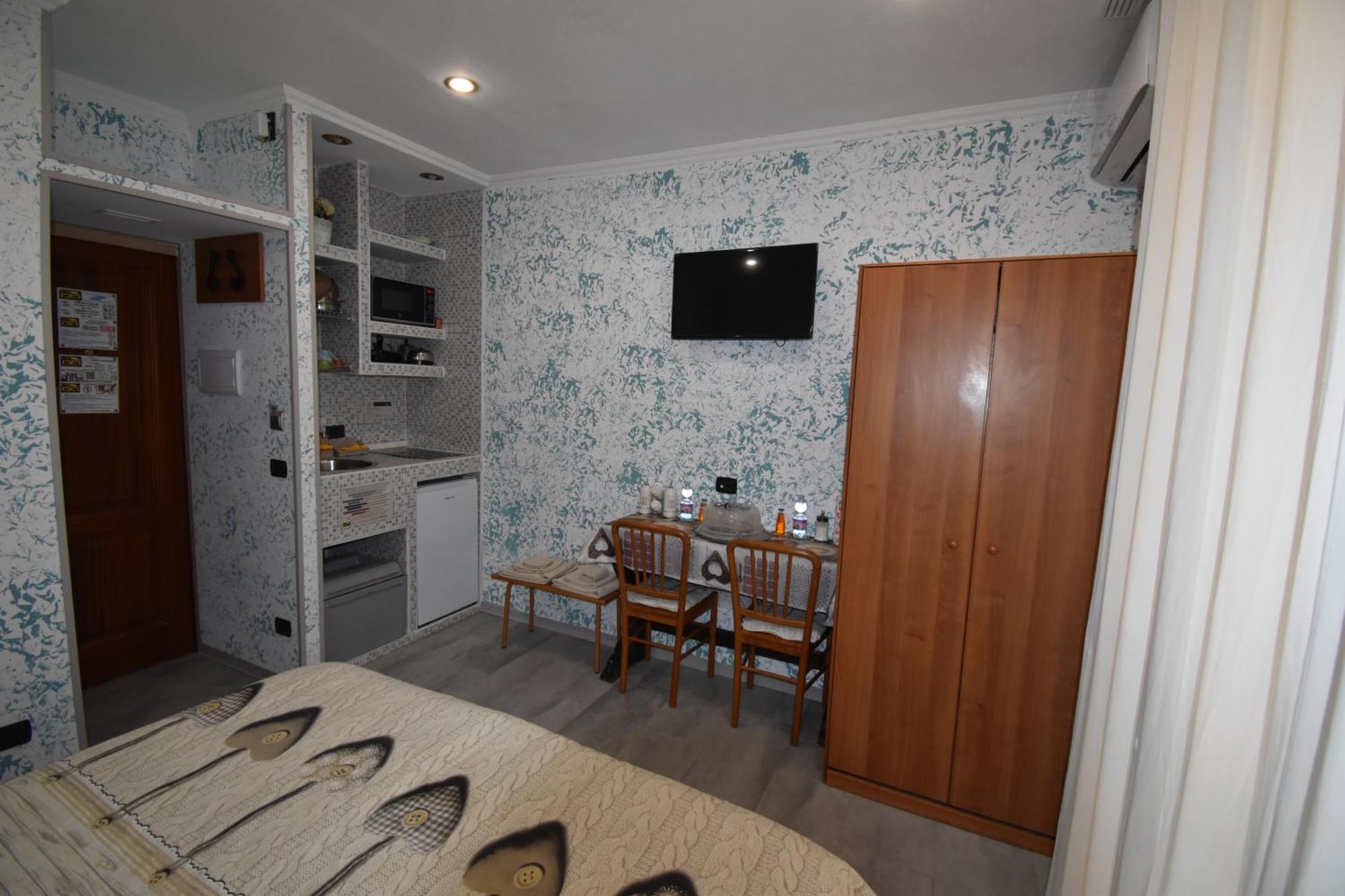 VichyeNichy Hotel Morena Phòng bức ảnh