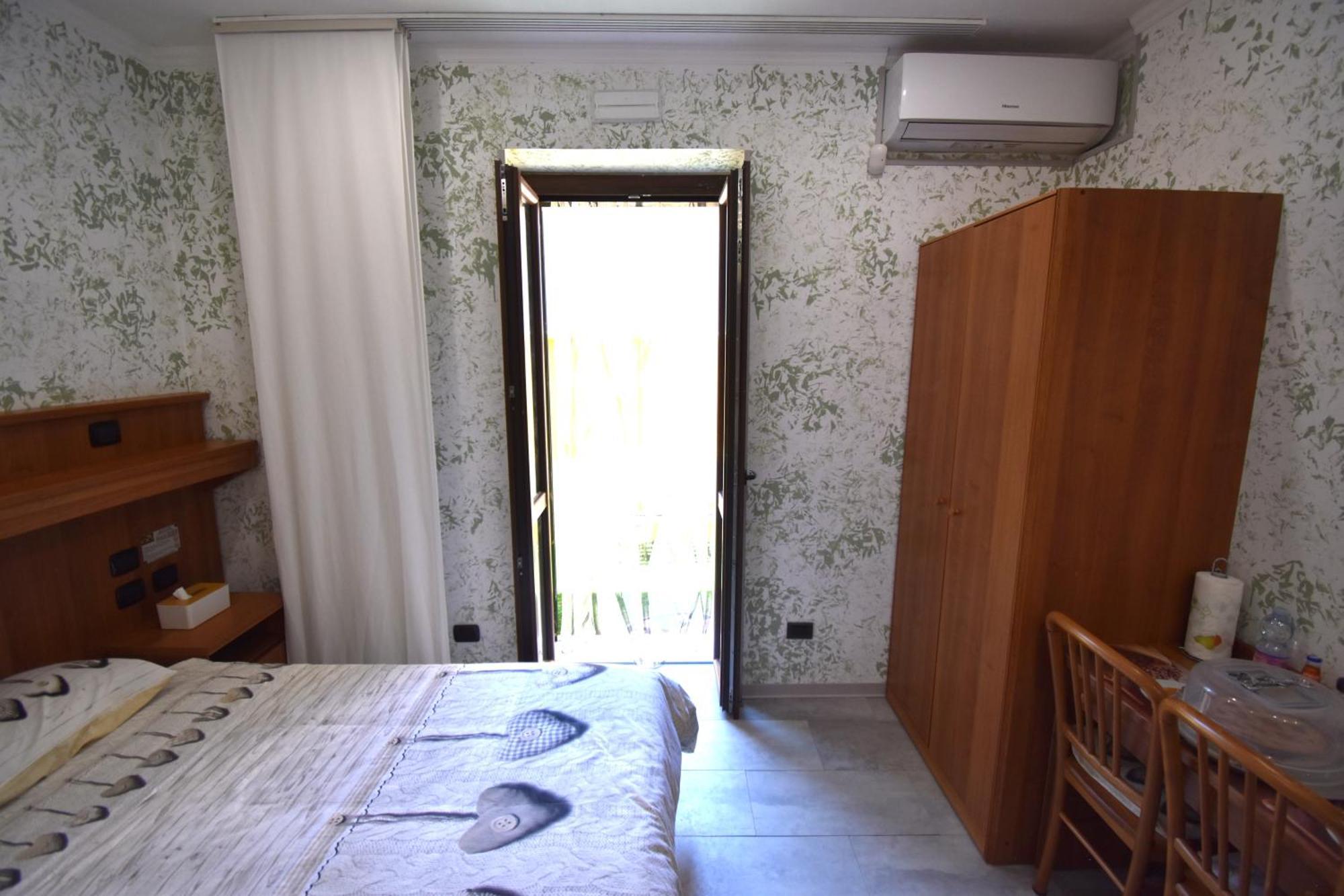 VichyeNichy Hotel Morena Phòng bức ảnh